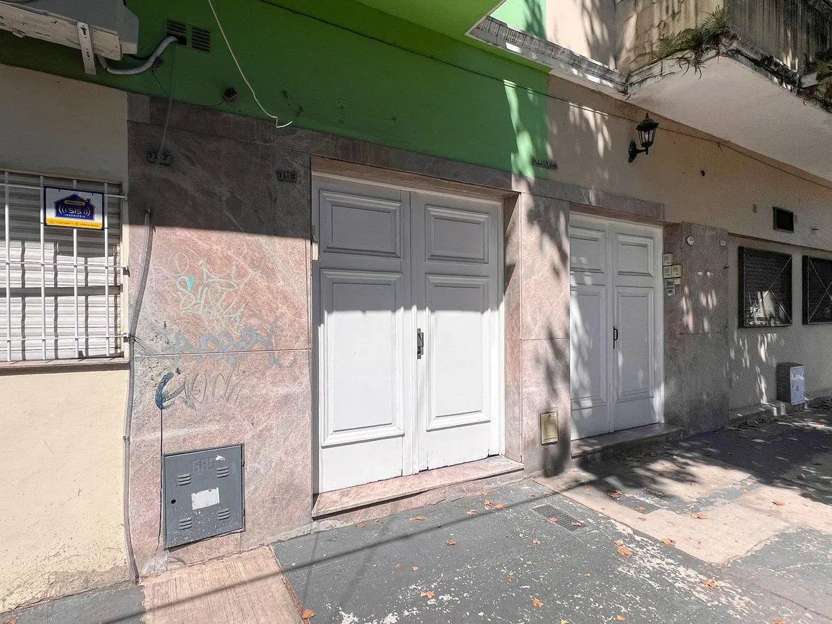 IMPECABLE PH 4AMB.C/PATIO.TERRAZA PROPIA DE 135M2 5