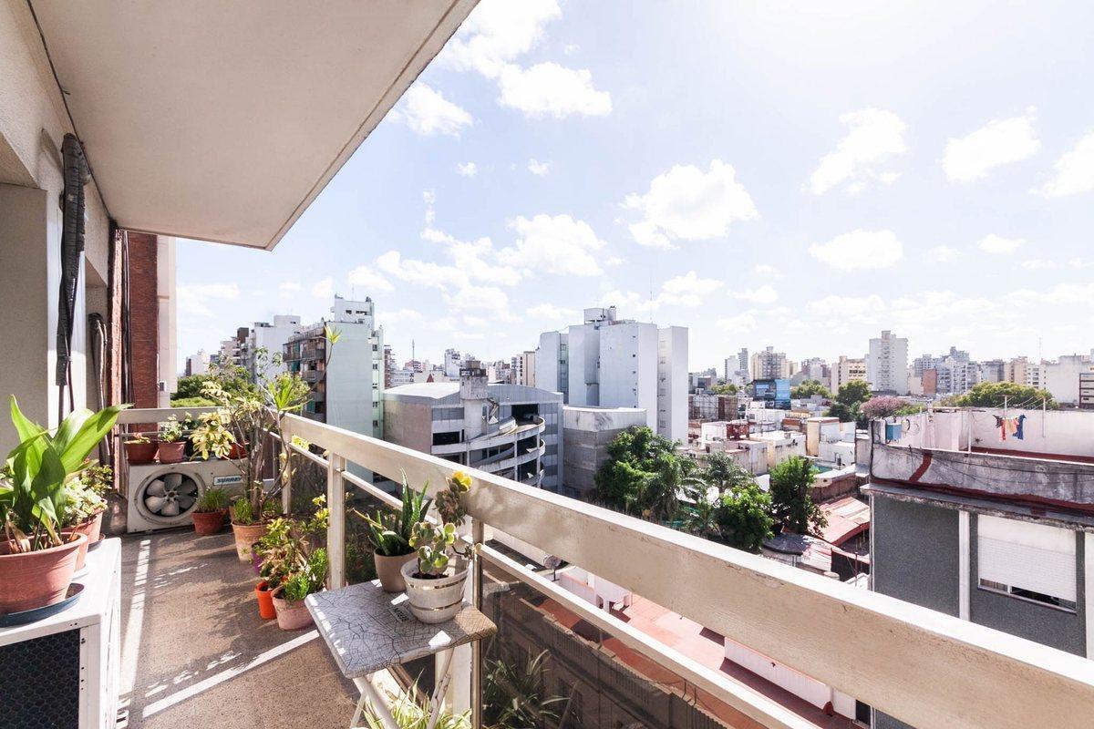 Depto duplex 4 amb c/ dependencia,terraza y balcón