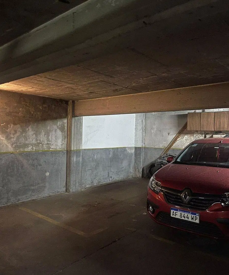 VENTA DE COCHERA CUBIERTA EN PARQUE CHACABUCO 2