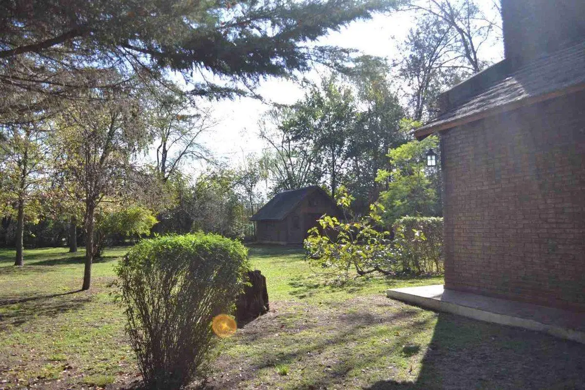 QUINTA EN VENTA SOBRE LOTE 10000 M2 - GUERNICA 2