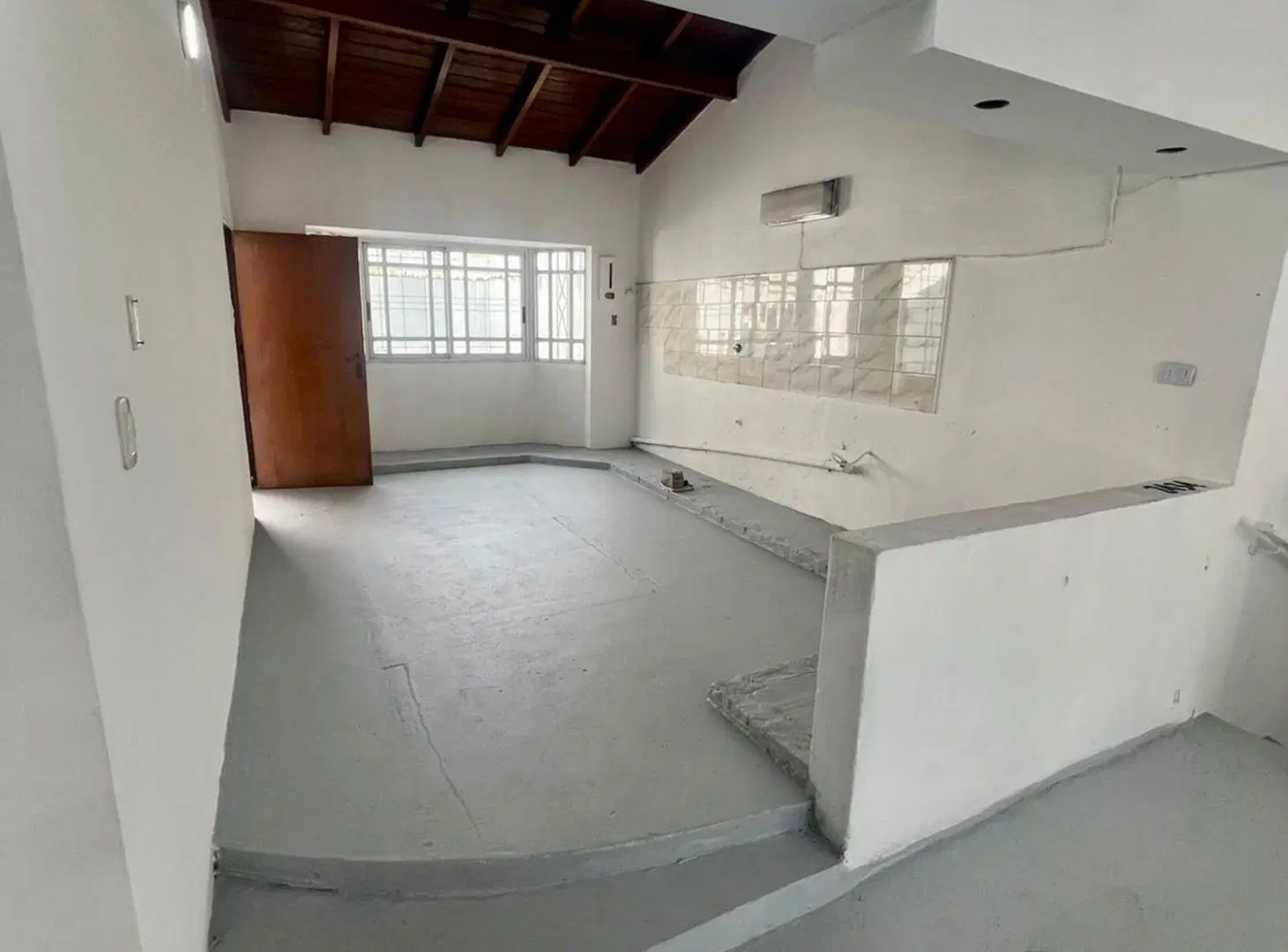 VENTA AMPLIO DPTO 3 AMB, PATIO, TERRAZA Y QUINCHO 4