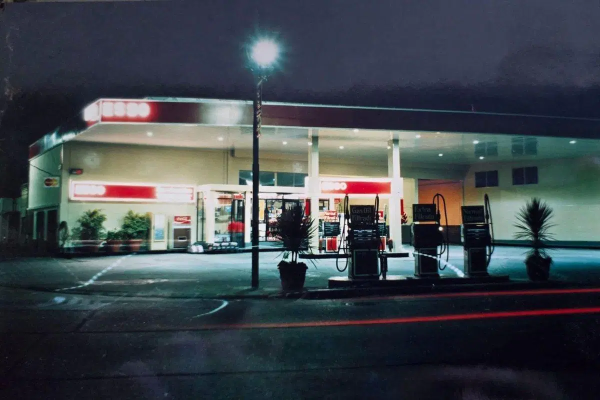 Estación de servicio, depósito,local comercial 2
