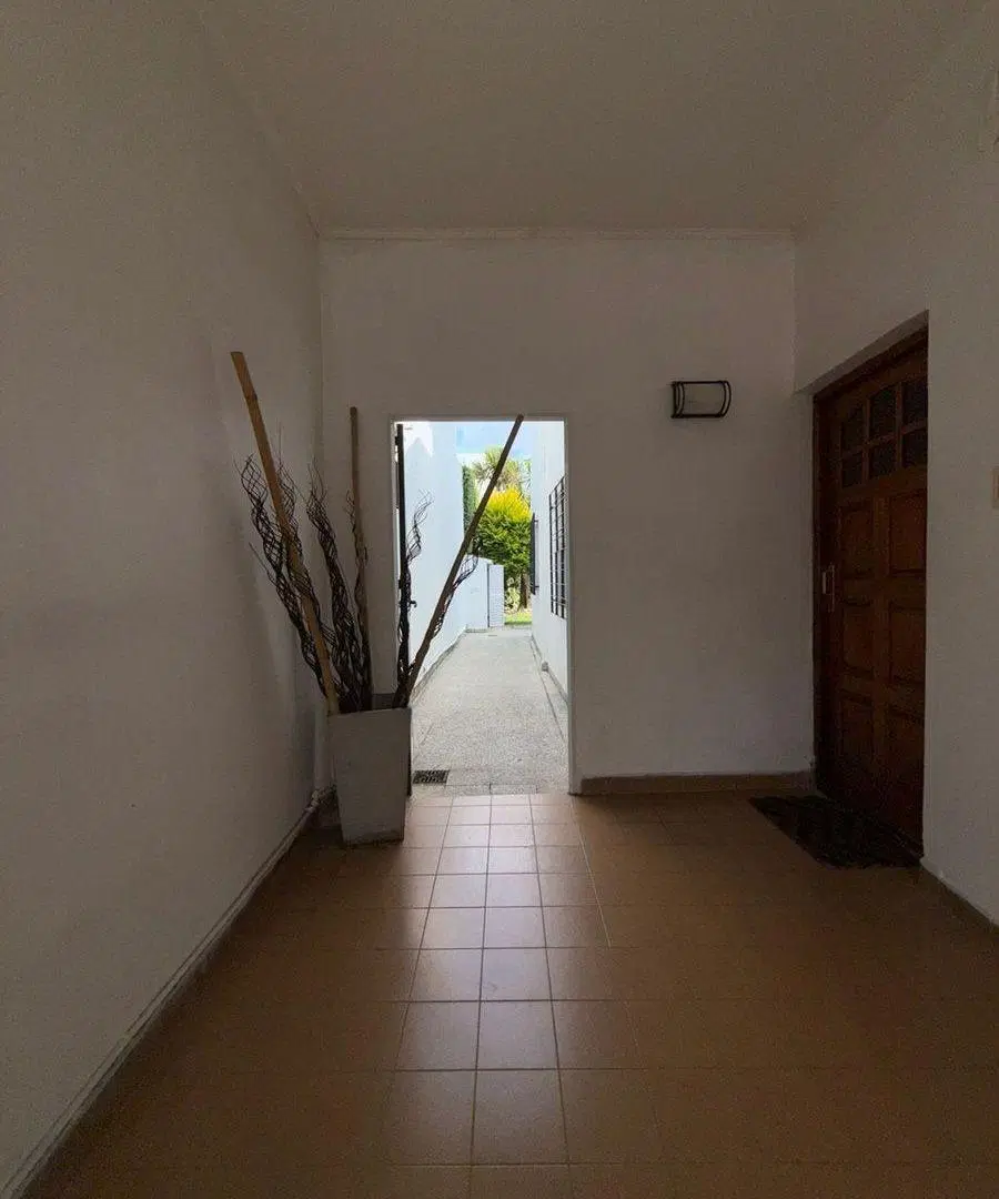 VENTA CASA C/GARAGE,FONDO, QUINCHO Y TERRAZA-WILDE 4