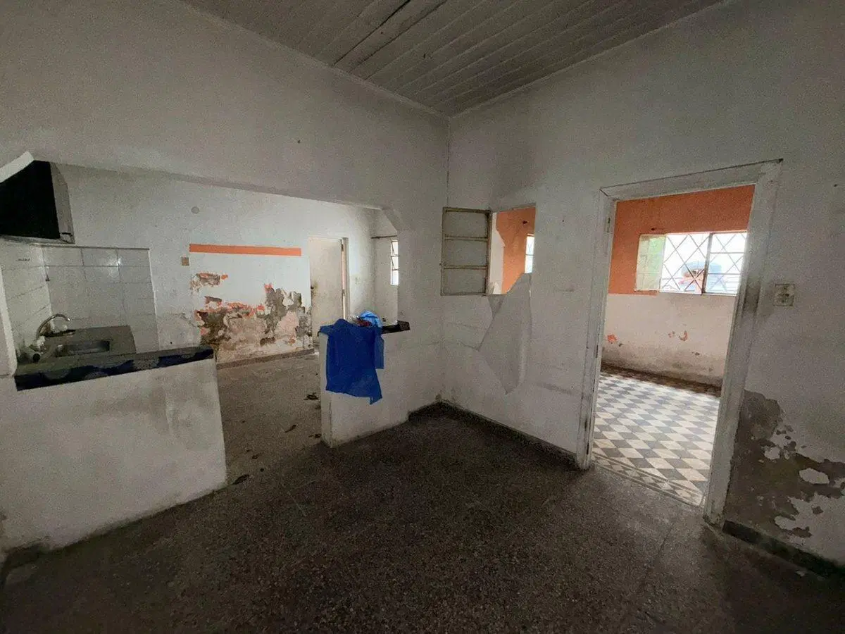 CASA A RECICLAR / LOTE PROPIO 243MTS / BANFIELD 2