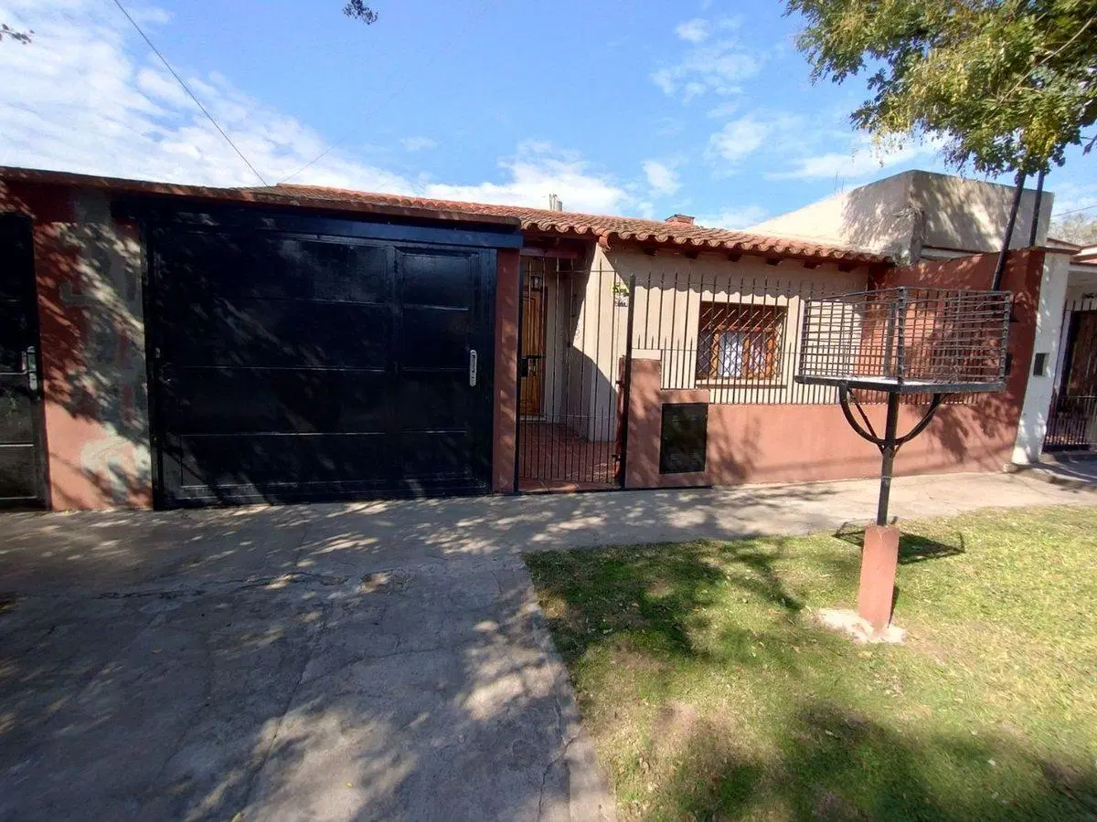 VENTA casa A/ CRÉDITO 2 dorm,garage,quincho,parque 2