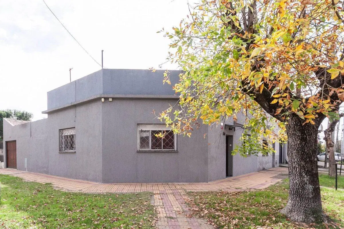 VENTA CASA 4AMB.C/COCHERA.PATIO.TERRAZA.DE 155M2 ! 2