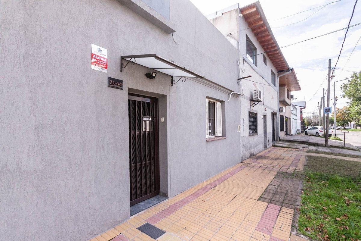 VENTA CASA 4AMB.C/COCHERA.PATIO.TERRAZA.DE 155M2 !