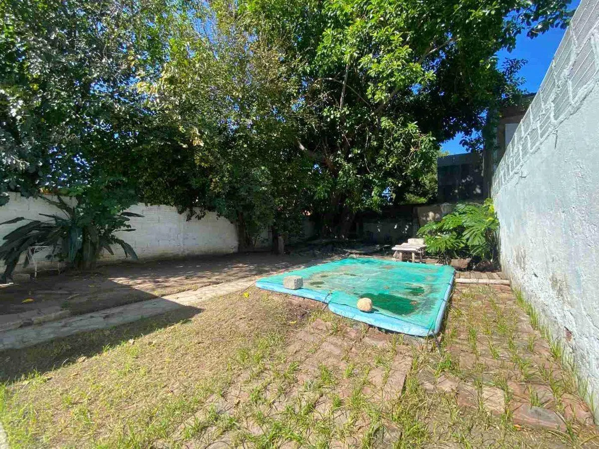 CASA 5 AMB C/GRAN JARDÍN Y PILETA "A REFACCIONAR" 3