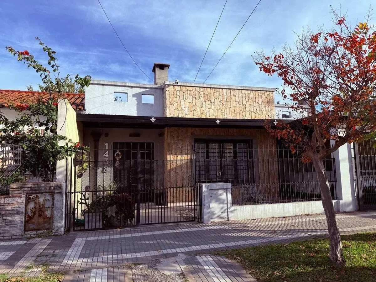 Venta casa 3 ambs. Piscina. A. crédito. Bco. Priv. 3