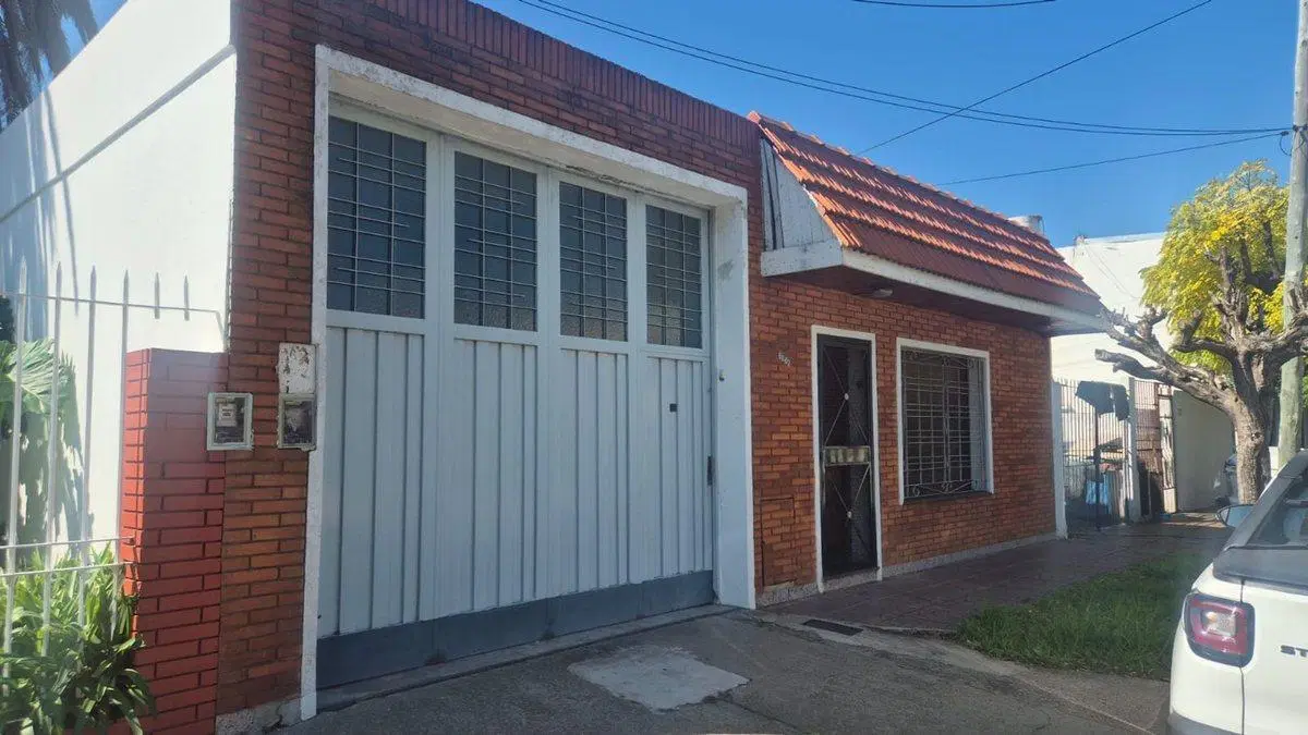 VENTA CASA LOTE PROPIO CON GALPON EN WILDE 10 X 46 2