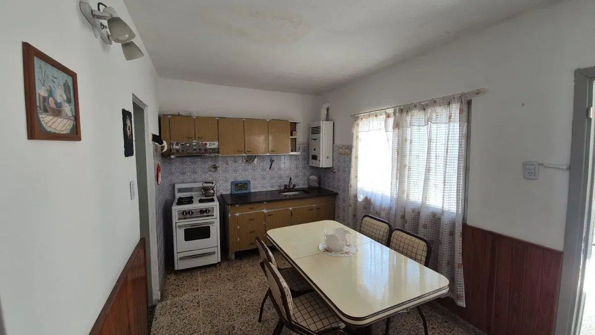 VENTA CASA LOTE PROPIO CON GALPON EN WILDE 10 X 46 5