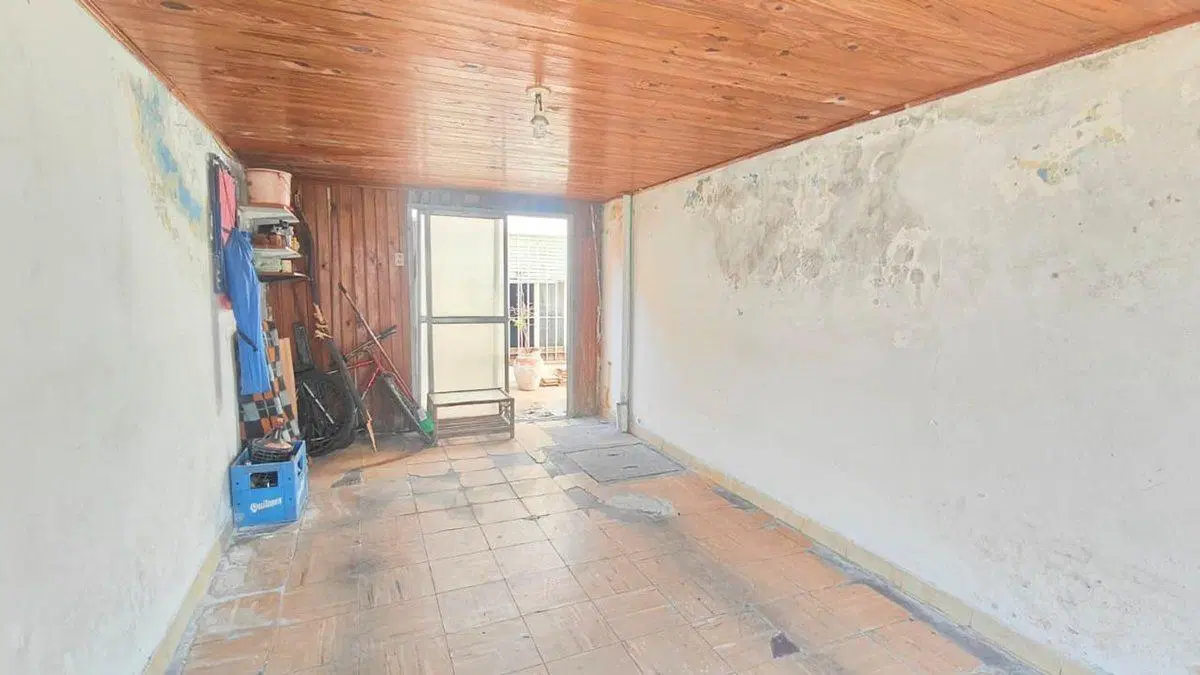 CASA EN VENTA EN LANUS. INVERSION! 3