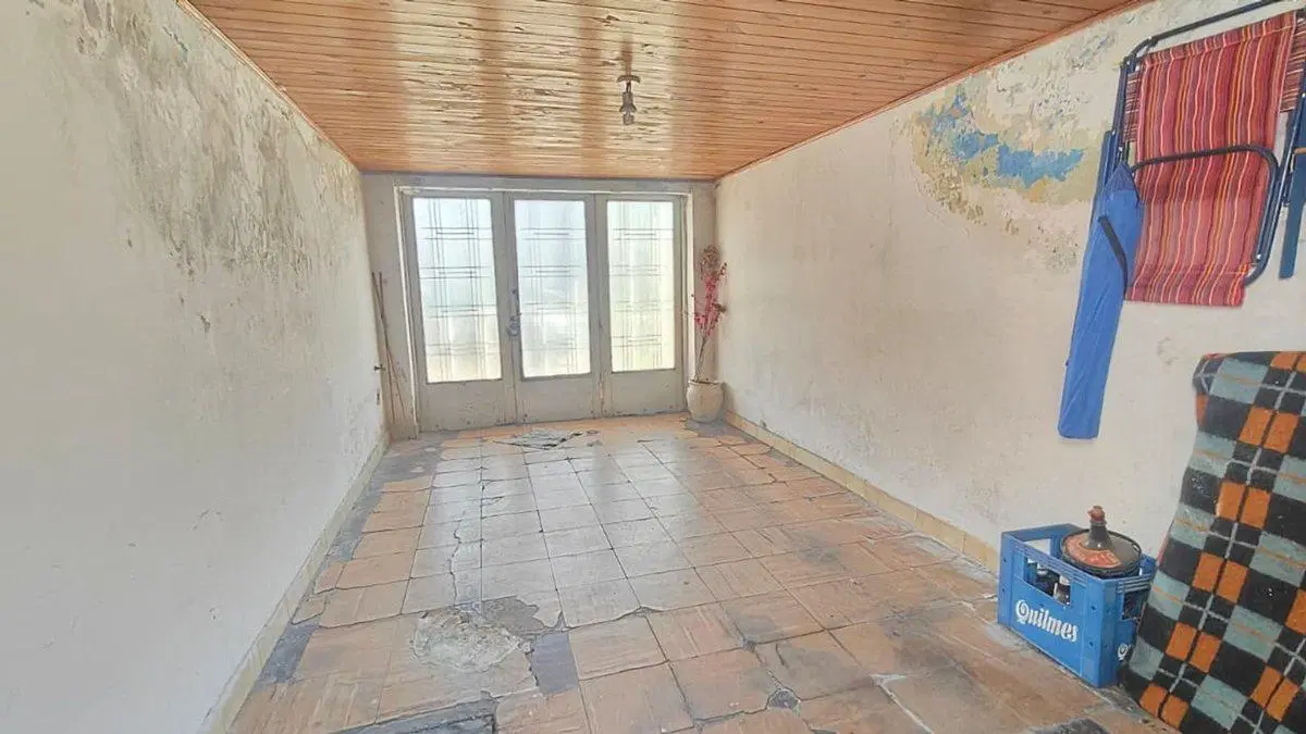 CASA EN VENTA EN LANUS. INVERSION! 4