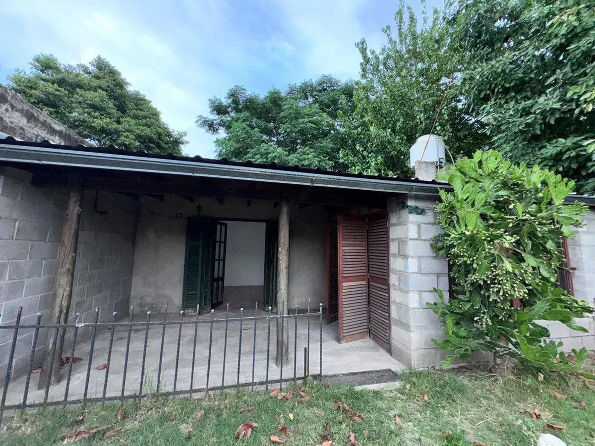 OPORTUNIDAD CASA 3 AMB CON PATIO, FCIO VARELA 4