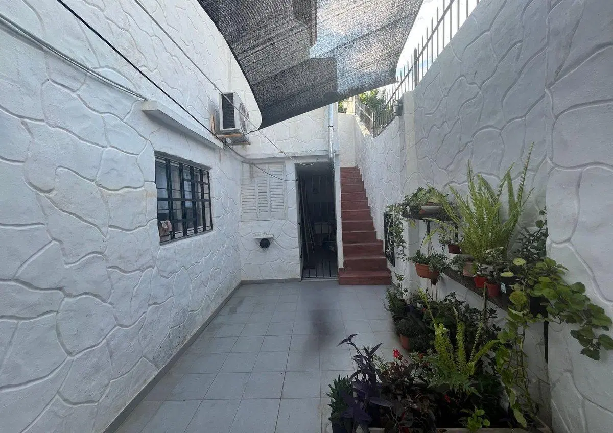 EXCELENTE PH TIPO CASA EN BANFIELD. APTO CREDITO 2