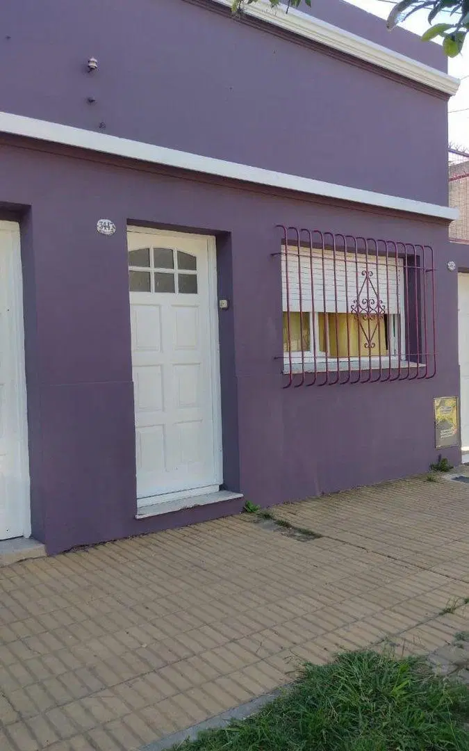 CASA PARA DOS FAMILIAS 171 m2 TOTALES CON GARAGE. 4