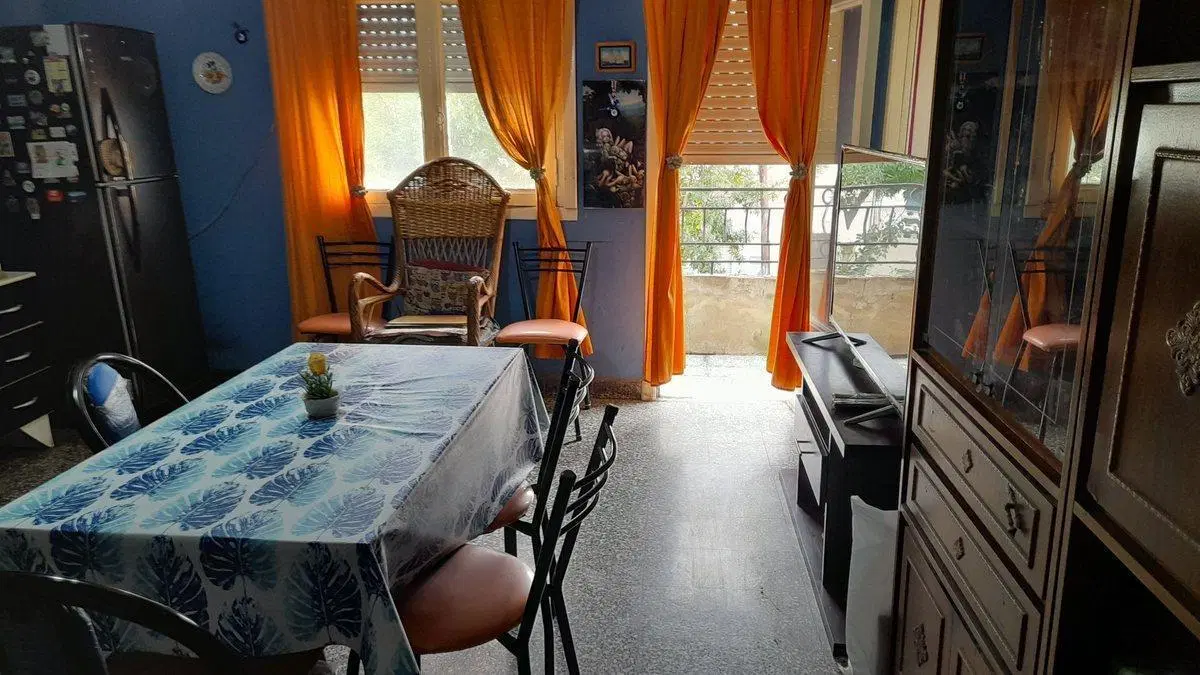WILDE: CASA 4 AMB. + 2 LOCALES. "GRAN POTENCIAL" 4