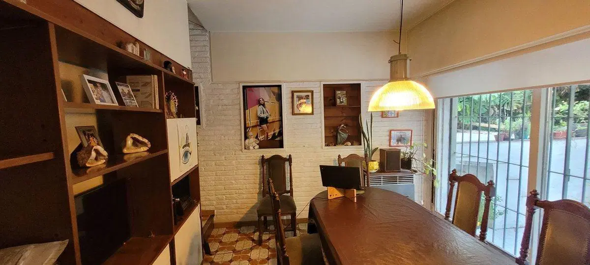 CASA EN 2 PLANTAS C/ COCHERA CUBIERTA FONDO LIBRE 3