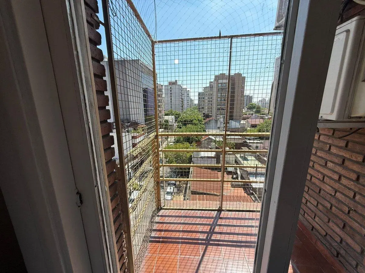 DEPTO. 4 AMB CENTRO LANUS ESTE CON BAULERA 8