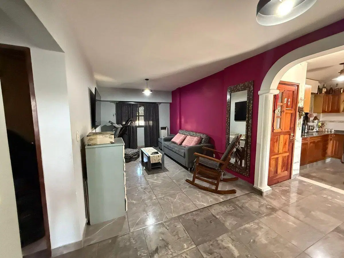 Casa 3 amb. cochera, patio y terraza en Llavallol 2