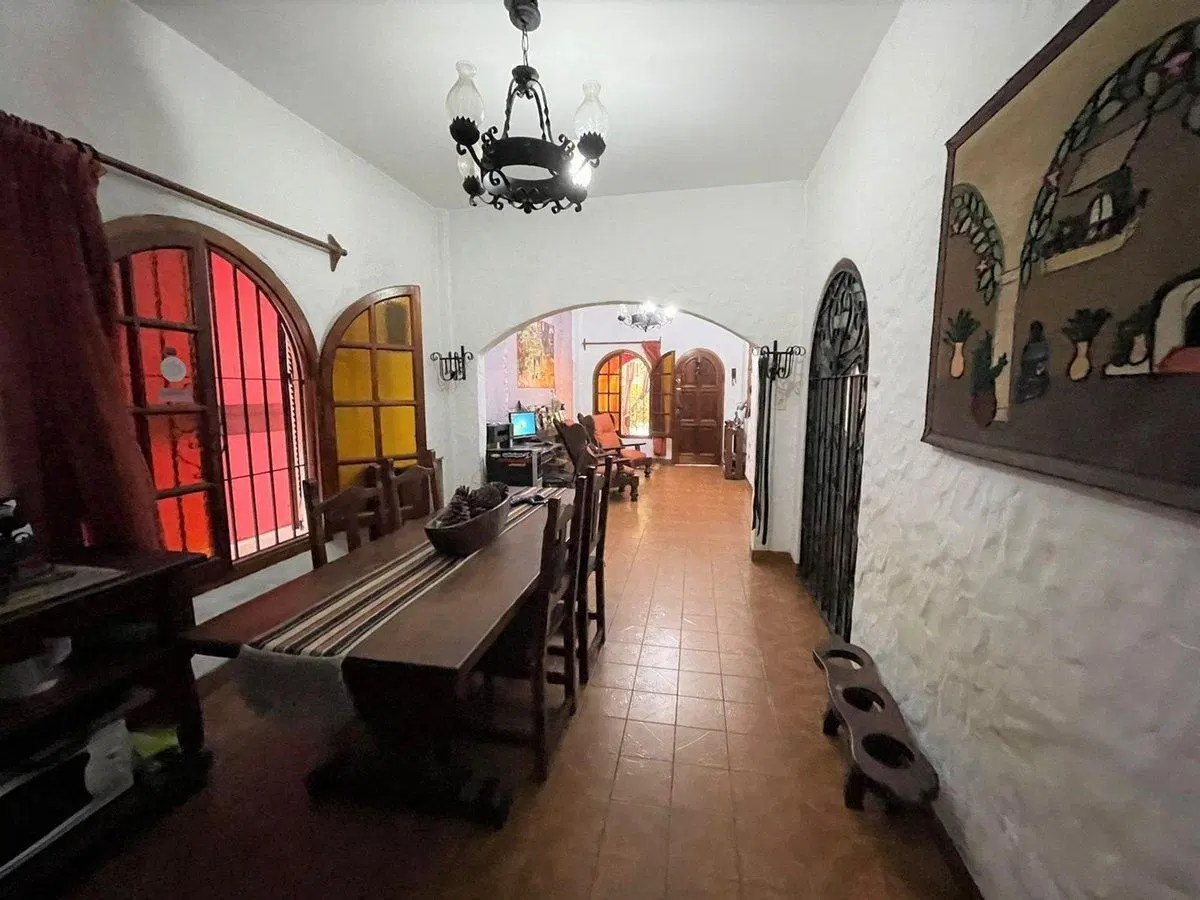 CASA 5 AMB. C/PARQUE Y PILETA LOMAS  APTO CREDITO 2
