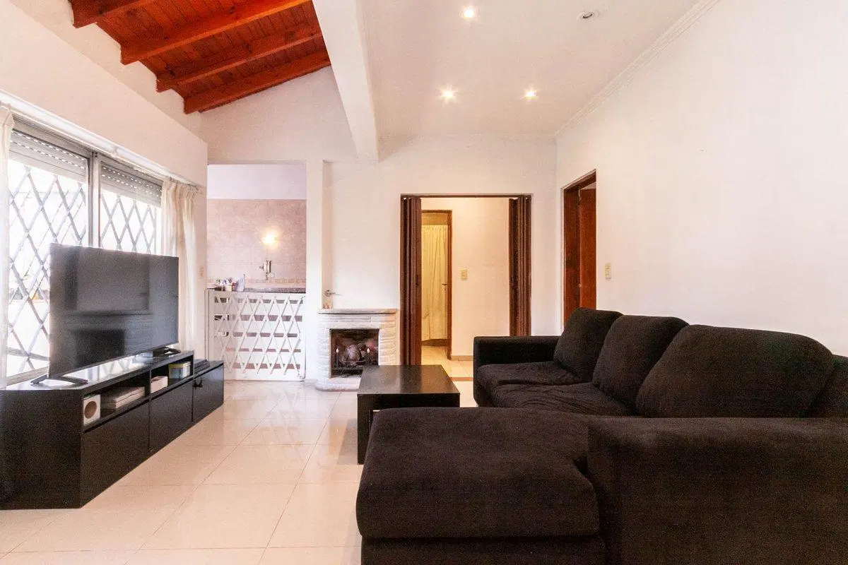 VENTA CASA 4 AMBIENTES/ LLAVALLOL 3