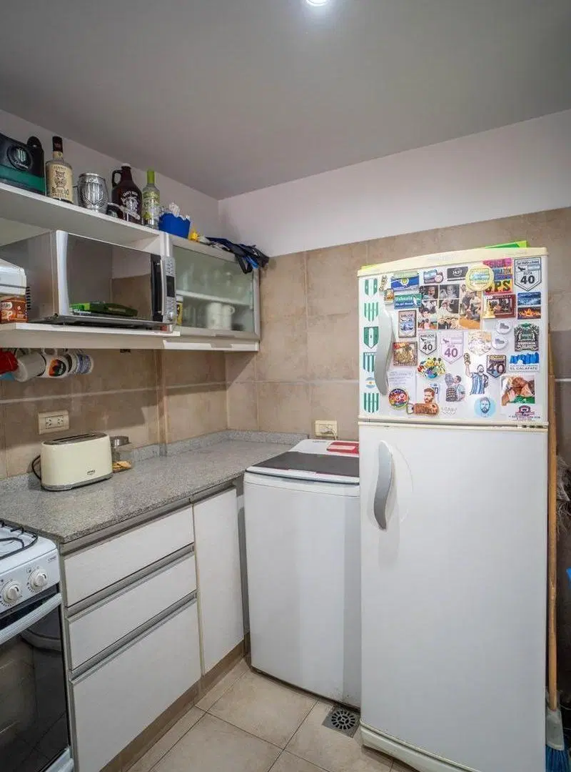 Dpto  2 amb Fte c/balcón en venta Lomas centro 2