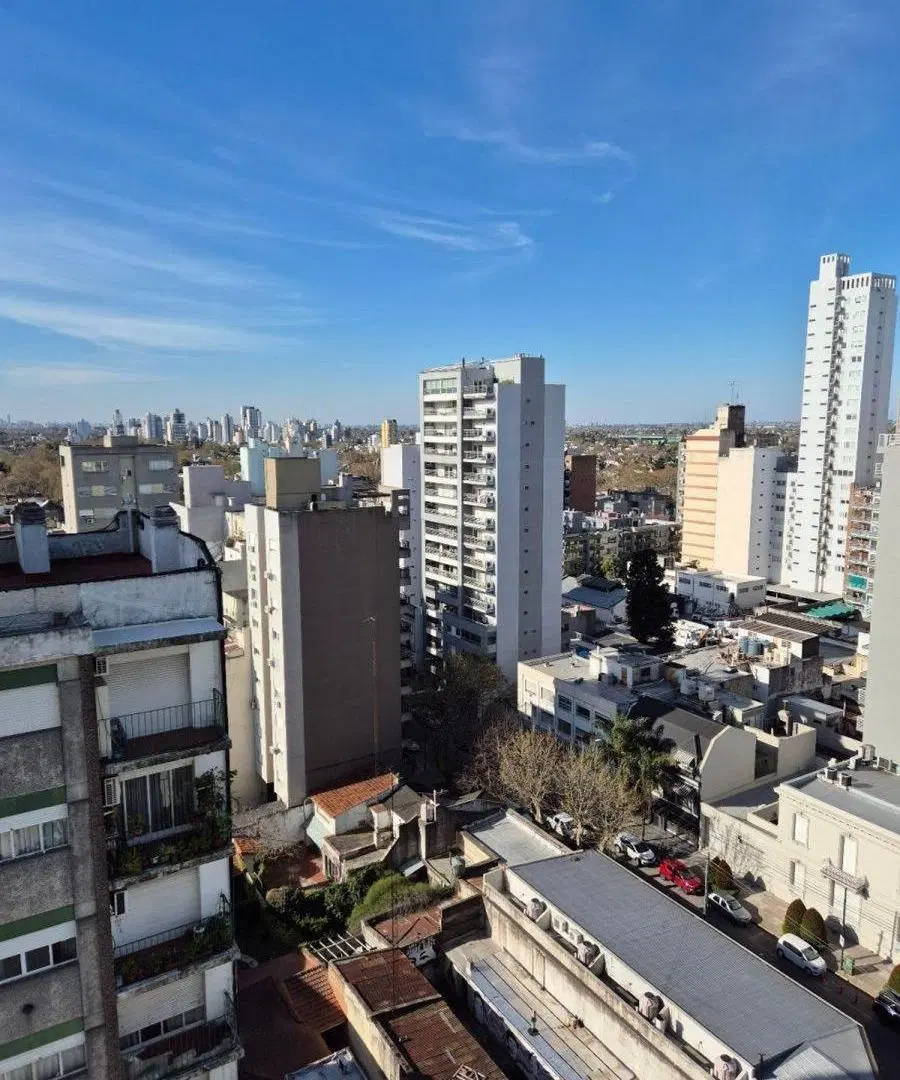 Dpto  2 amb Fte c/balcón en venta Lomas centro 5