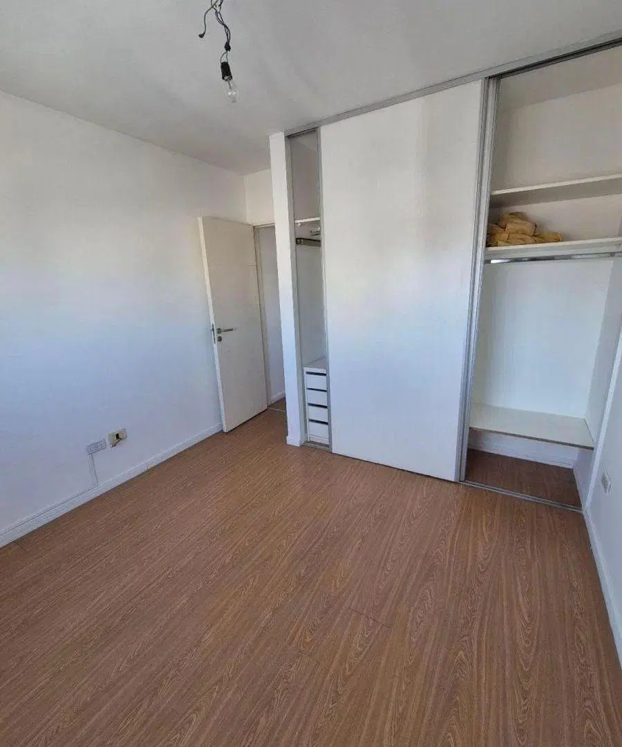 Dpto  2 amb Fte c/balcón en venta Lomas centro 4