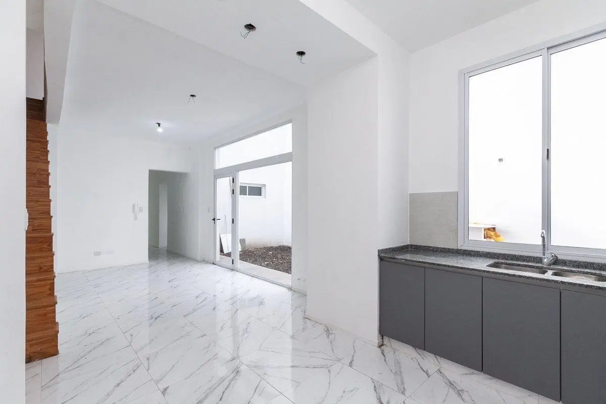 VENTA CASA A ESTRENAR 4 AMB. COCHERA LANUS ESTE 4