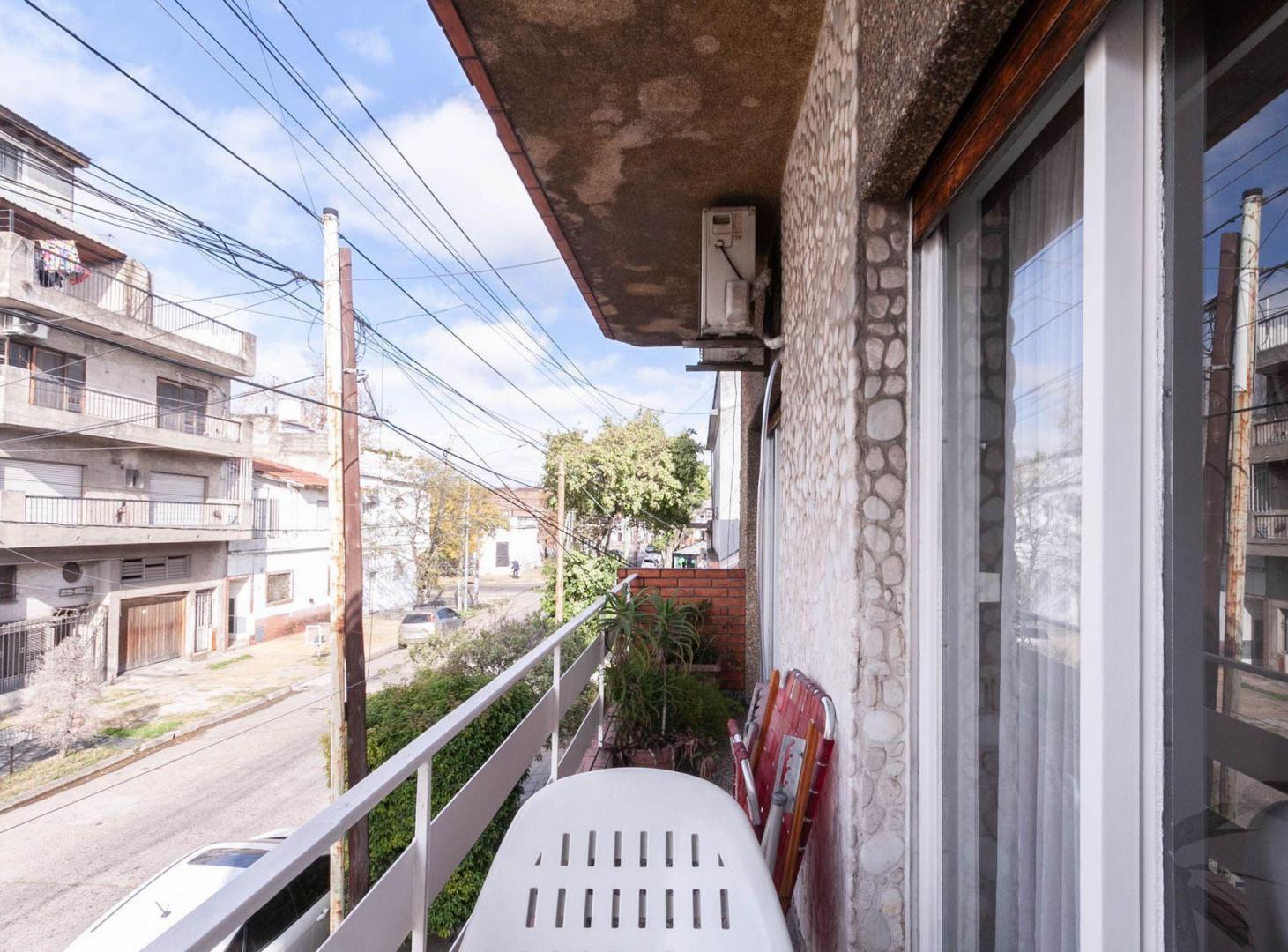 Foto de VENTA PH 4 AMB - AP/CRED/ VALENTIN ALSINA, imagen 3