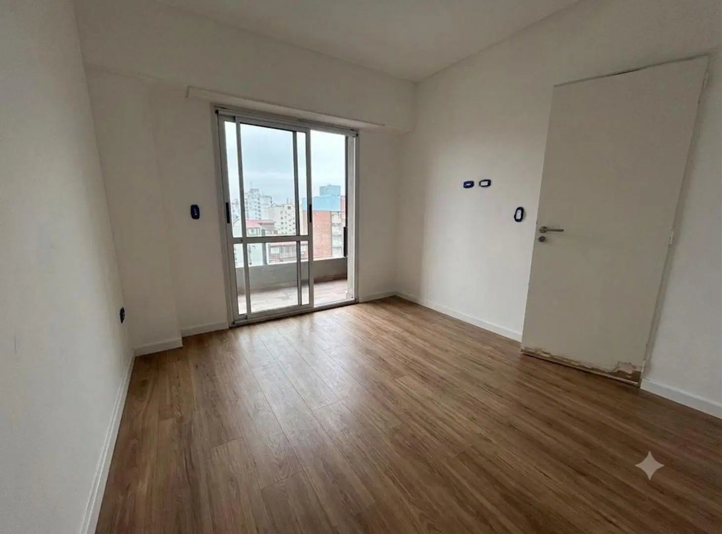 VENTA DPTO 2 AMB CON COCHERA A ESTRENAR LANUS ESTE 5