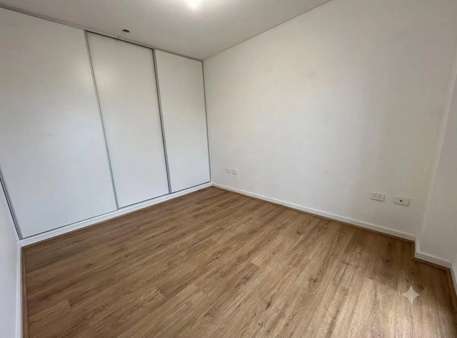 VENTA DPTO 2 AMB CON COCHERA A ESTRENAR LANUS ESTE 4