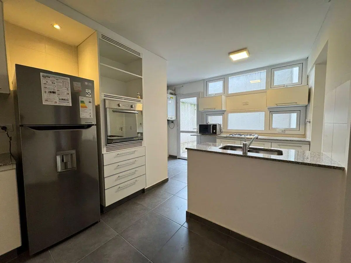 ALQUILER 3 AMB + HAB SVCIO/2 COCHERAS/BALCÓN/PATIO 2