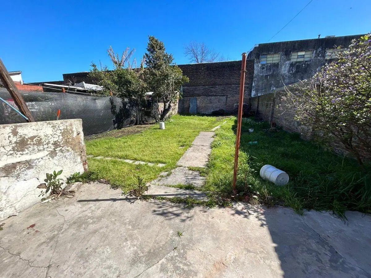 VENTA EXCELENTE LOTE IDEAL GALPON VALENTIN ALSINA 2