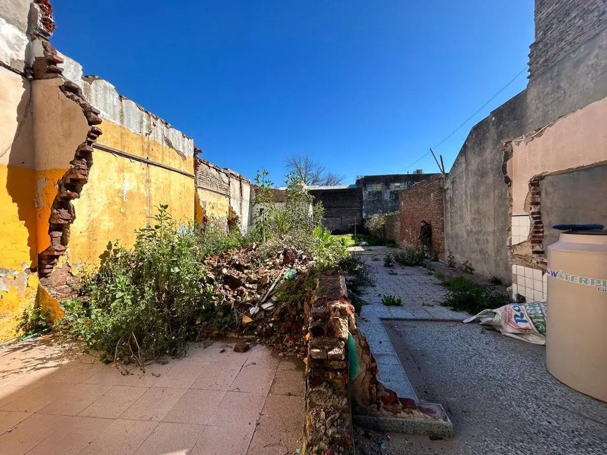 VENTA EXCELENTE LOTE IDEAL GALPON VALENTIN ALSINA 3