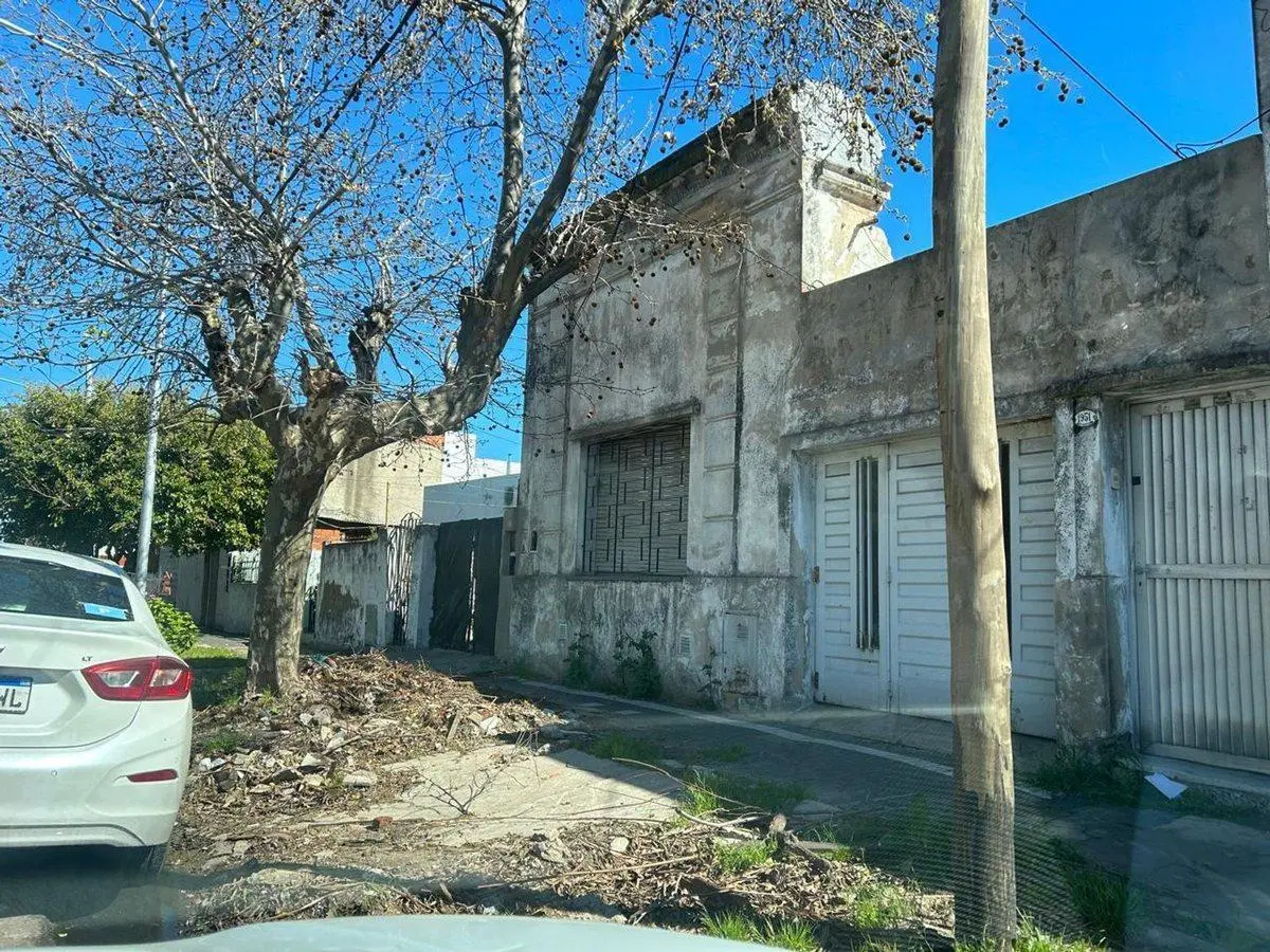 VENTA EXCELENTE LOTE IDEAL GALPON VALENTIN ALSINA 4