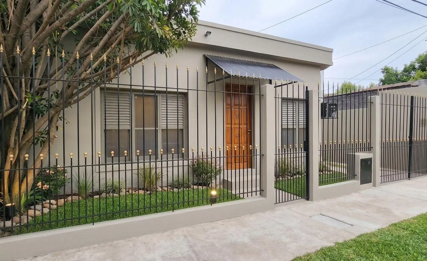 Casa 3 amb en venta en Lanús con cochera y patio 2