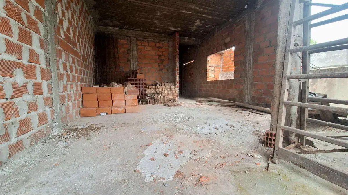 Lote de 375m2 + construcción en 3 plantas (331 m2) 3