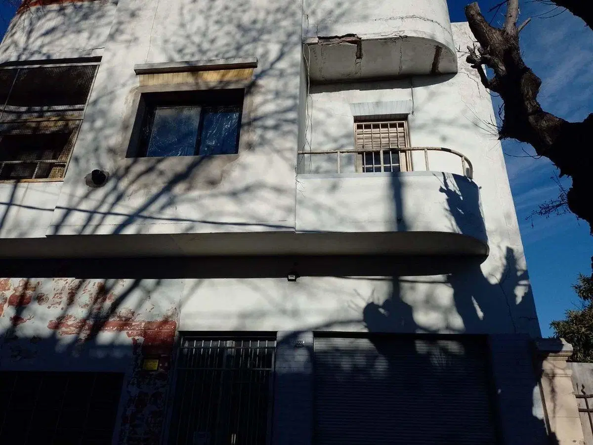2 AMBIENTES ´+LOCAL +TERRAZA A RECICLAR -LANUS E 2