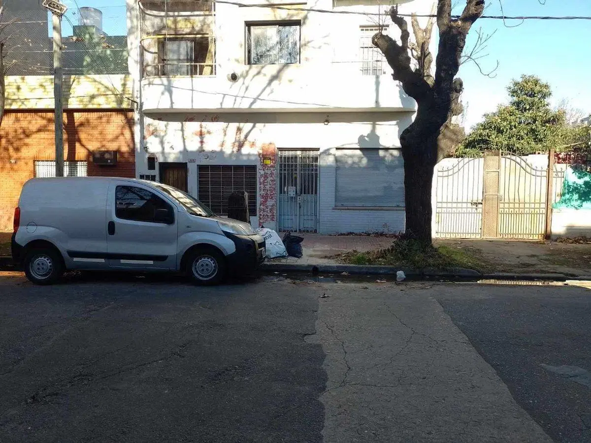 2 AMBIENTES ´+LOCAL +TERRAZA A RECICLAR -LANUS E 5