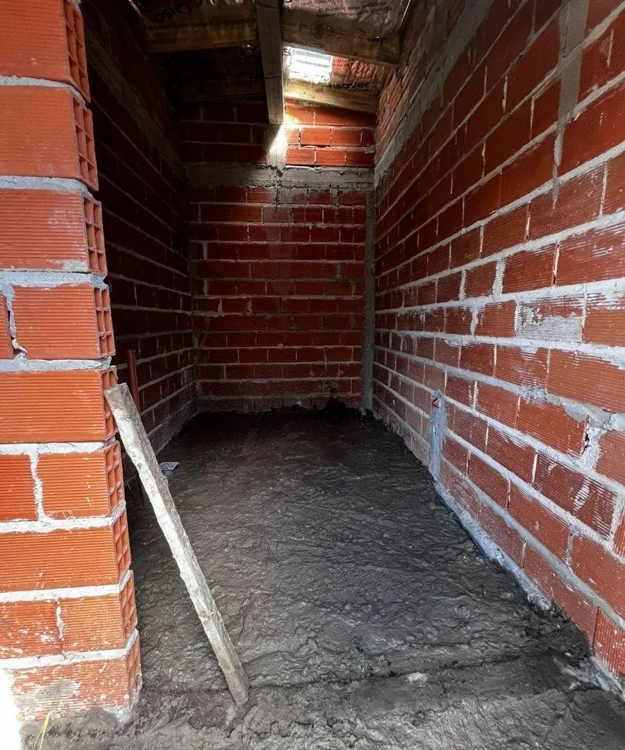 VENTA DE LOTE CON CONSTRUCCION A TERMINAR-GLEW 4
