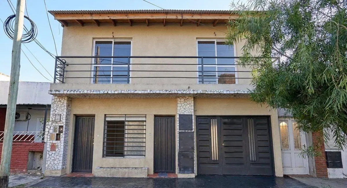 VENTA "EN BLOCK" 2 DEPTOS AL FRENTE CON GARAJE 2