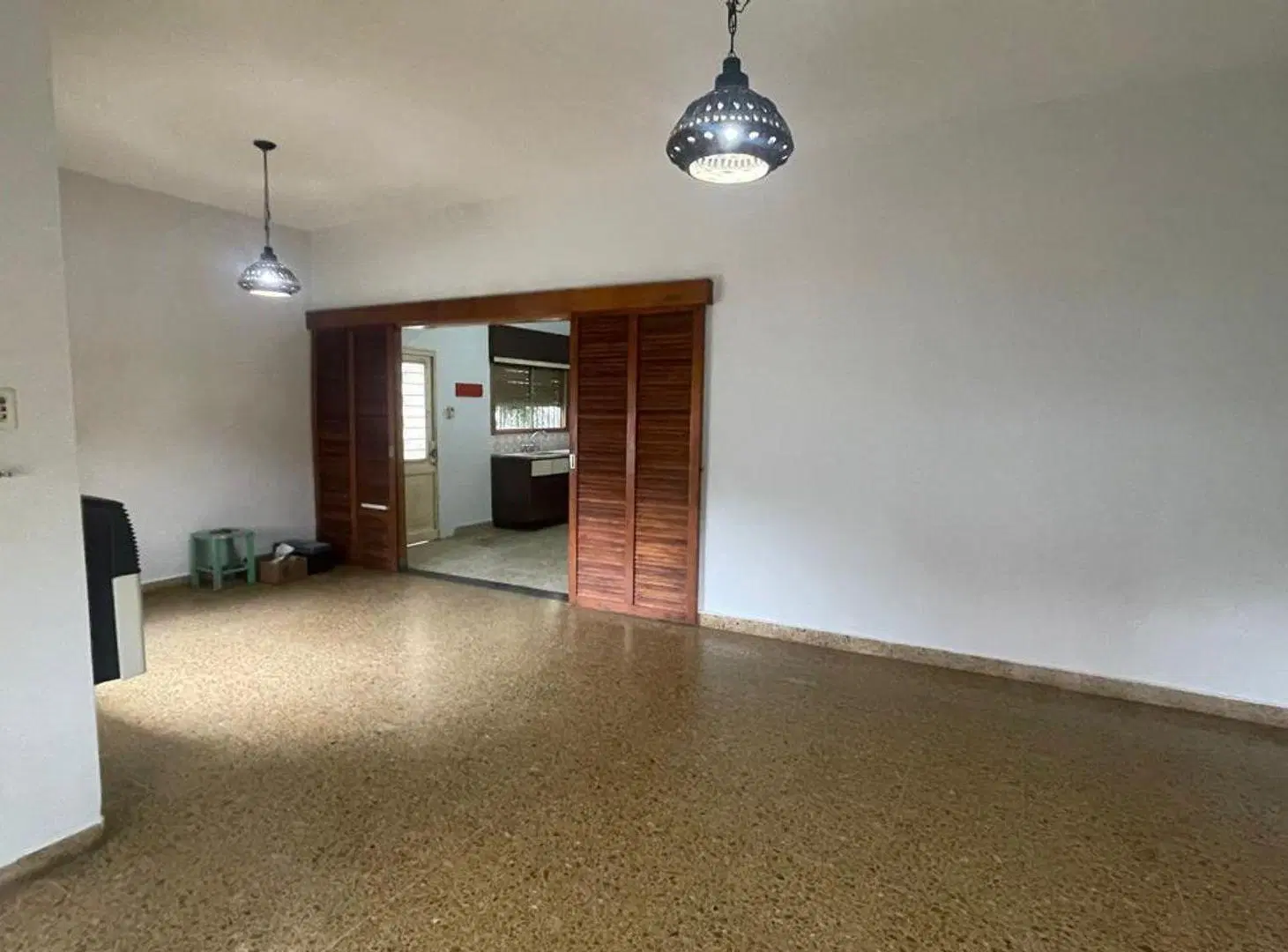 Casa de 4 Ambientes  con cochera y patio- Alquiler 2