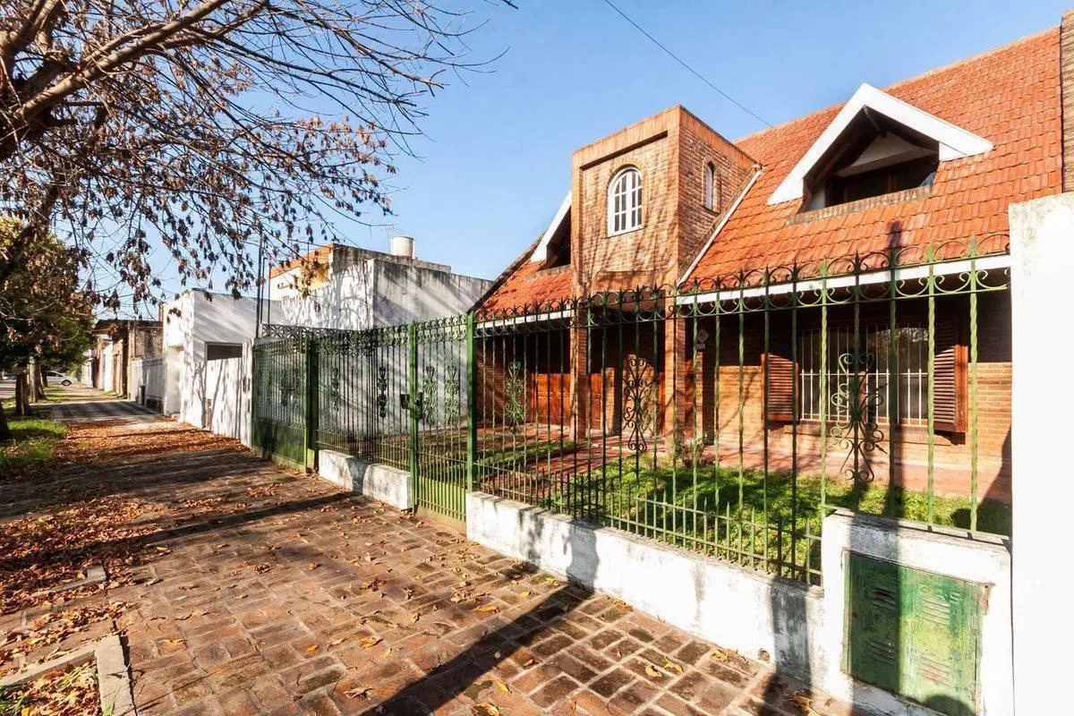 VENTA CASA 3 DORM, GARAGE, QUINCHO, PARQUE-GUILLÓN 4