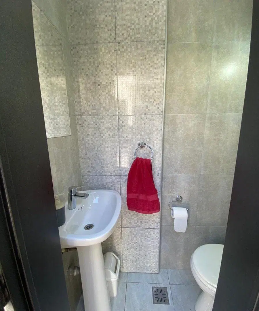 VENTA IMPORTANTE CHALET 5 AMBIENTES, BANFIELD R 8