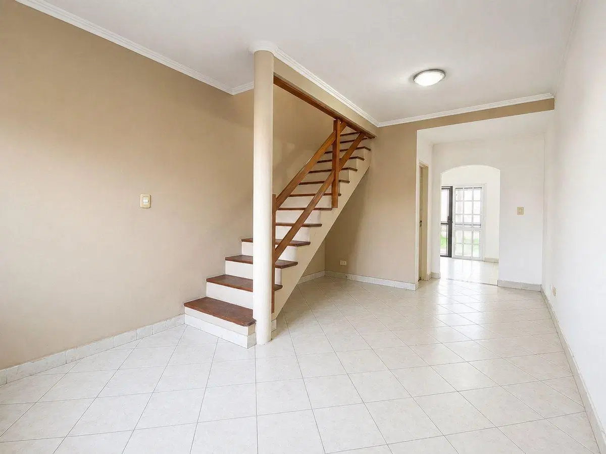 DUPLEX 3 AMB C/COCHERA, JARDÍN, LAVADERO Y ALTILLO 4