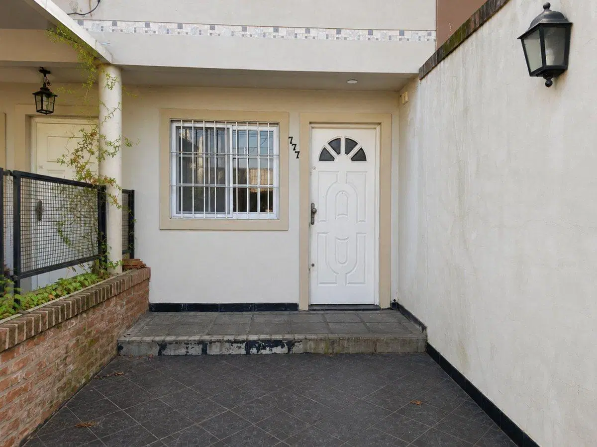 DUPLEX 3 AMB C/COCHERA, JARDÍN, LAVADERO Y ALTILLO 3