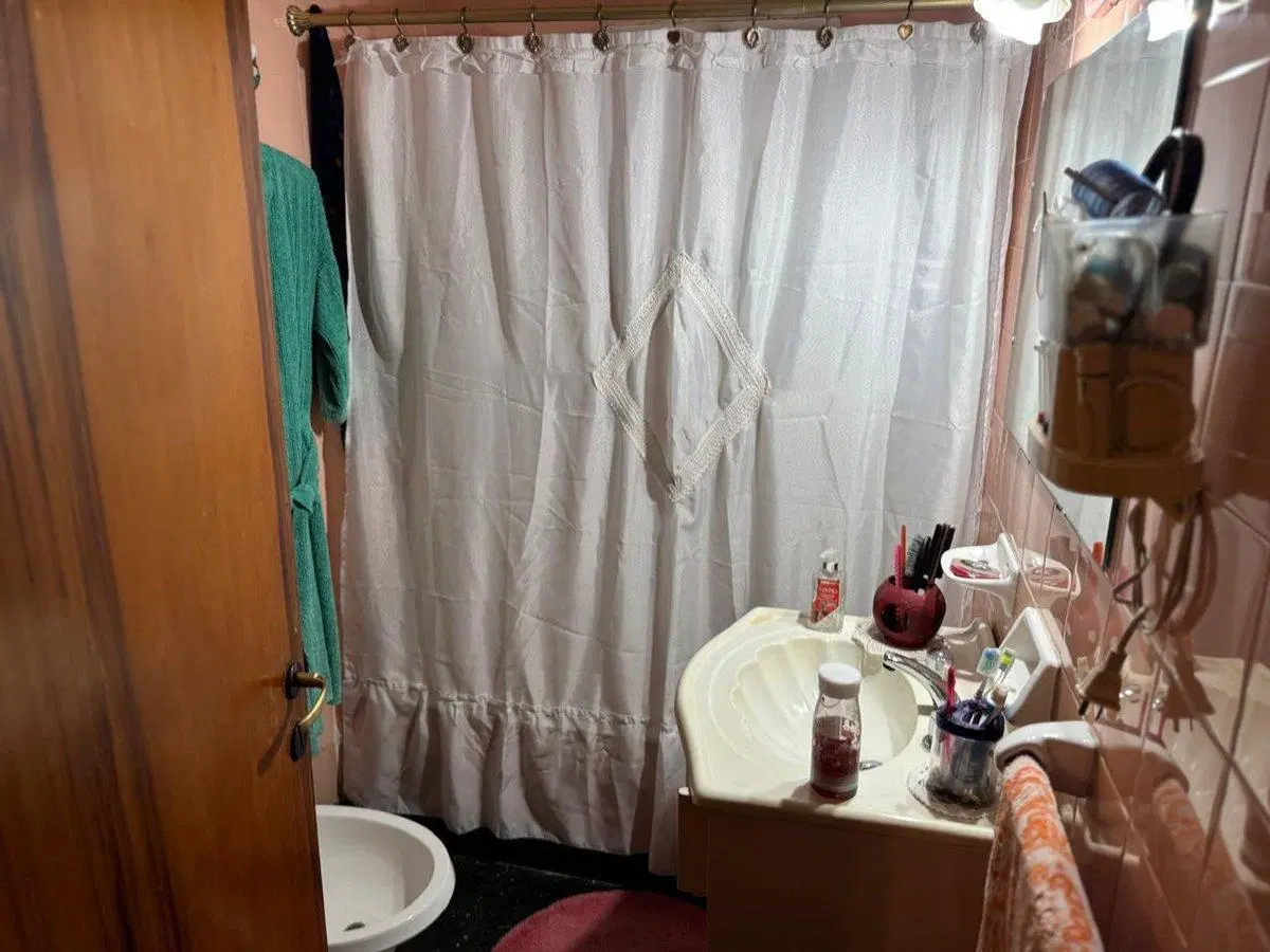 3 AMBIENTES EN LANUSITA C/ COCHERA.- 2