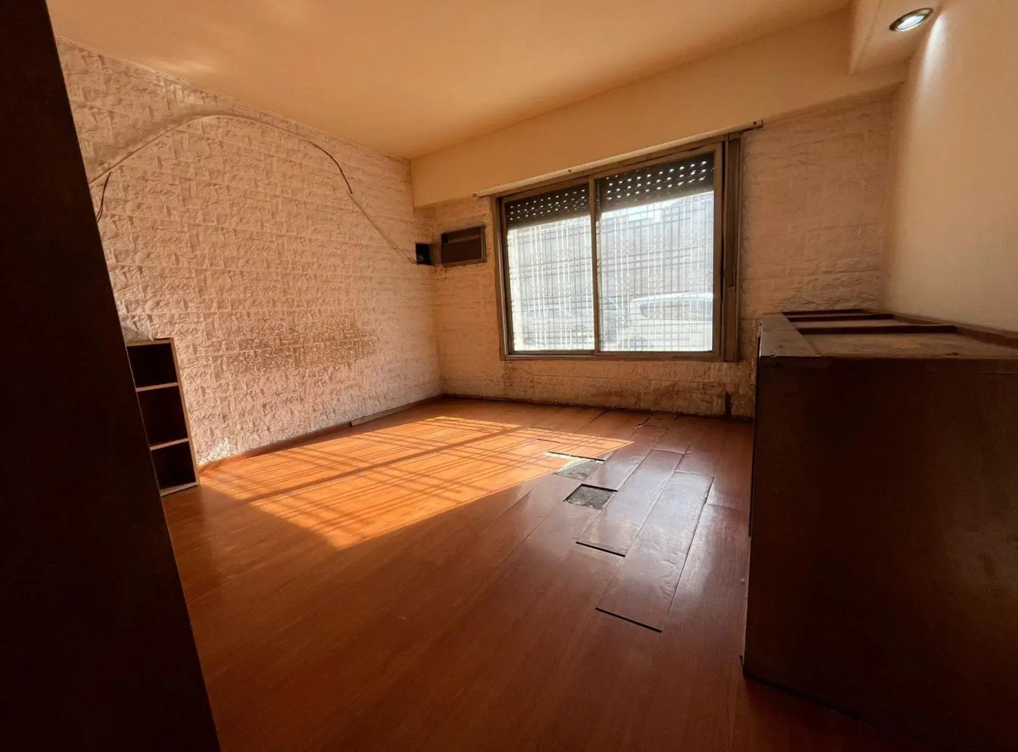 Venta en Block de casa de 3 y 2 ambientes 4